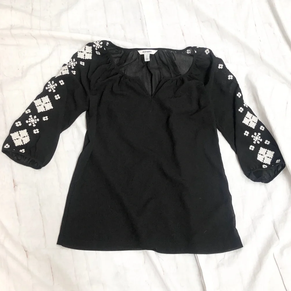 Old Navy Southwestern Embroidered Puff Sleeve Peasant Top Black Top S Bohemian